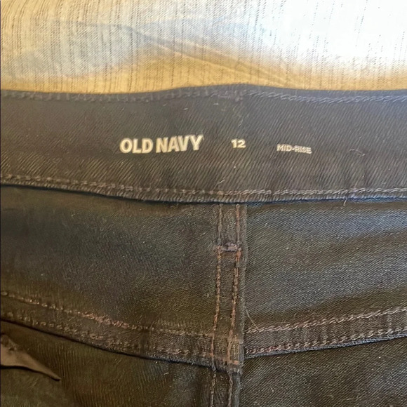Old Navy Black Mid Rise Jean Shorts - Picture 3 of 6